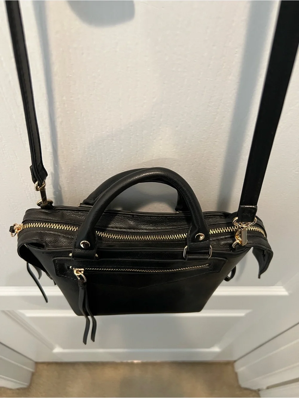 H&M compact black